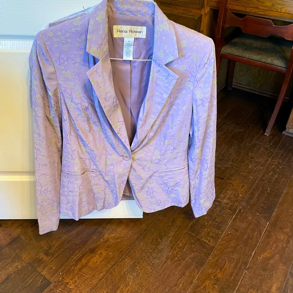 Suit with pockets